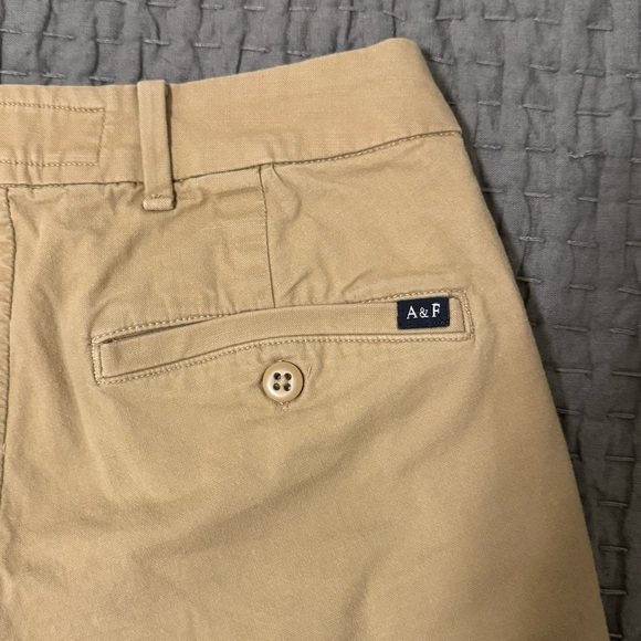Abercrombie & Fitch Mens Khaki Chino Shorts - Picture 3 of 5